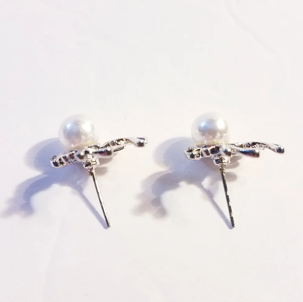 N/A faux pearl